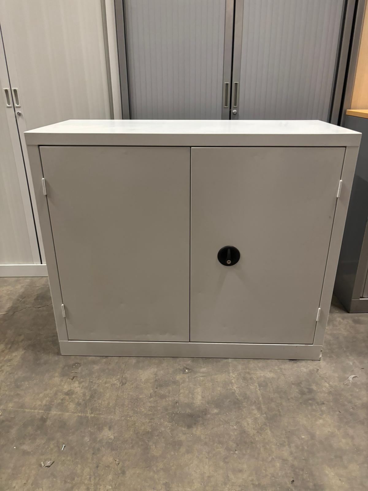 Armoire basse de bureau métallique grise – L120,5 x l53 x H100 cm
