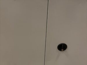 Armoire basse de bureau métallique grise – L120,5 x l53 x H100 cm