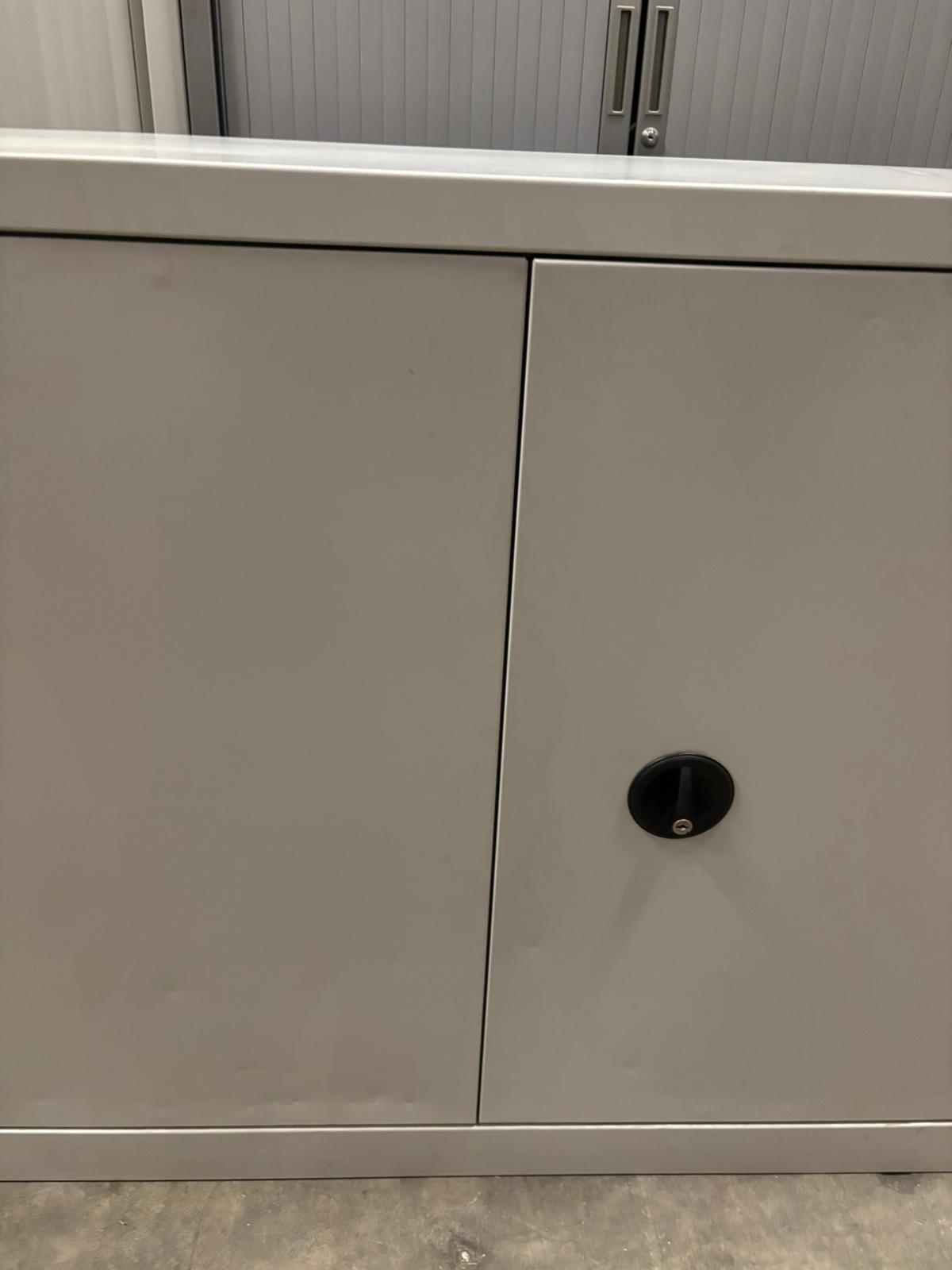 Armoire basse de bureau métallique grise – L120,5 x l53 x H100 cm