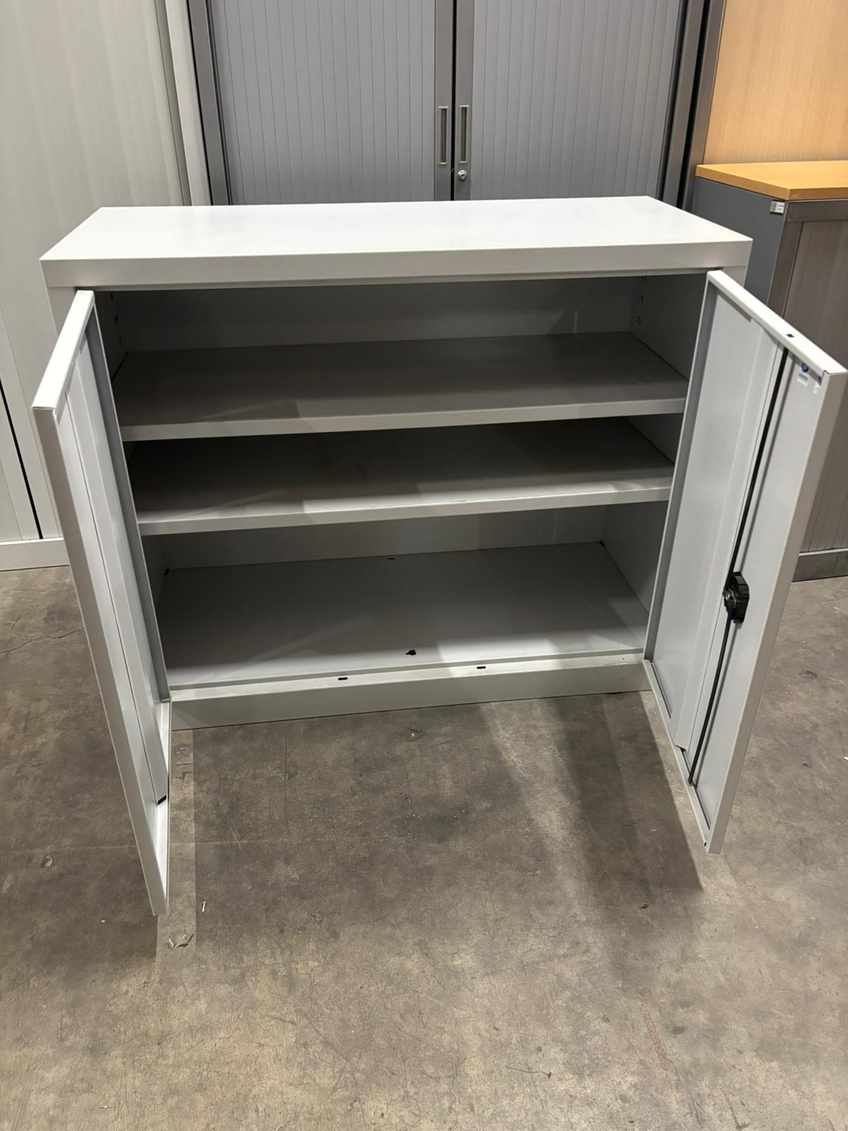 Armoire basse de bureau métallique grise – L120,5 x l53 x H100 cm