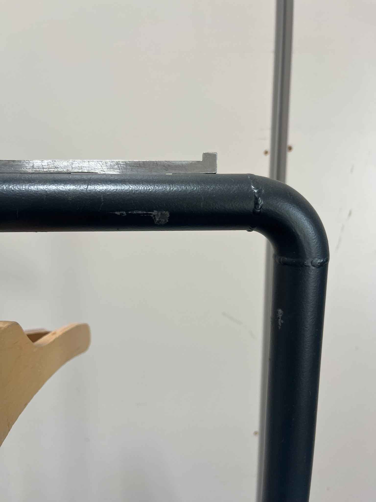 Portant à vêtements professionnel noir avec bras – L125 cm