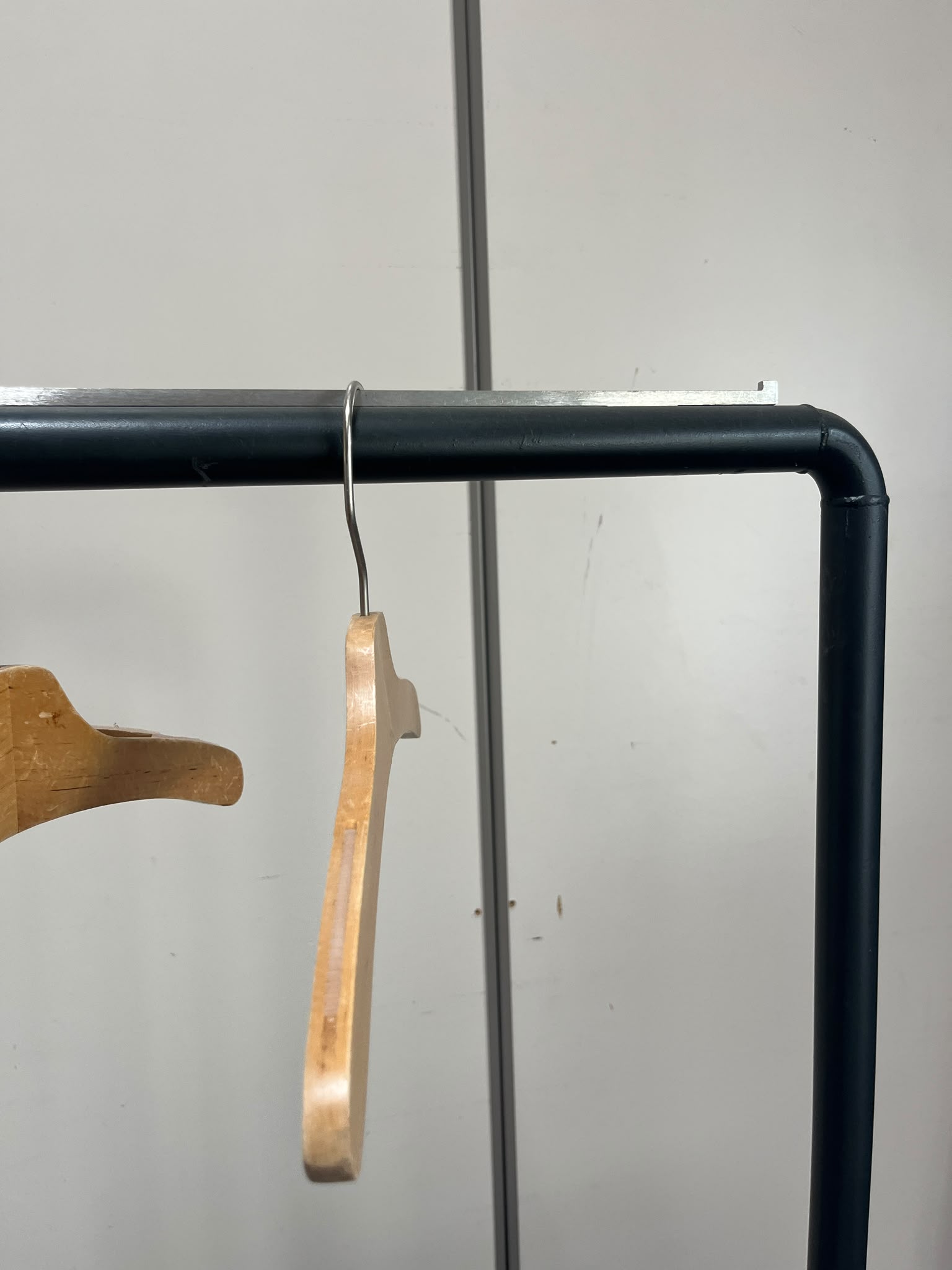 Portant à vêtements professionnel noir – L125 cm