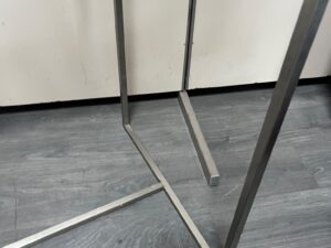 Portant à vêtements professionnel avec retour gris – L125 cm