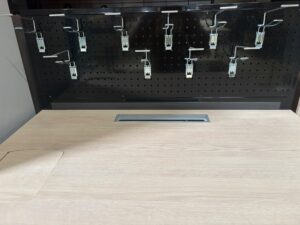 Comptoir d’atelier bois et noir avec plaque métallique – L100 cm