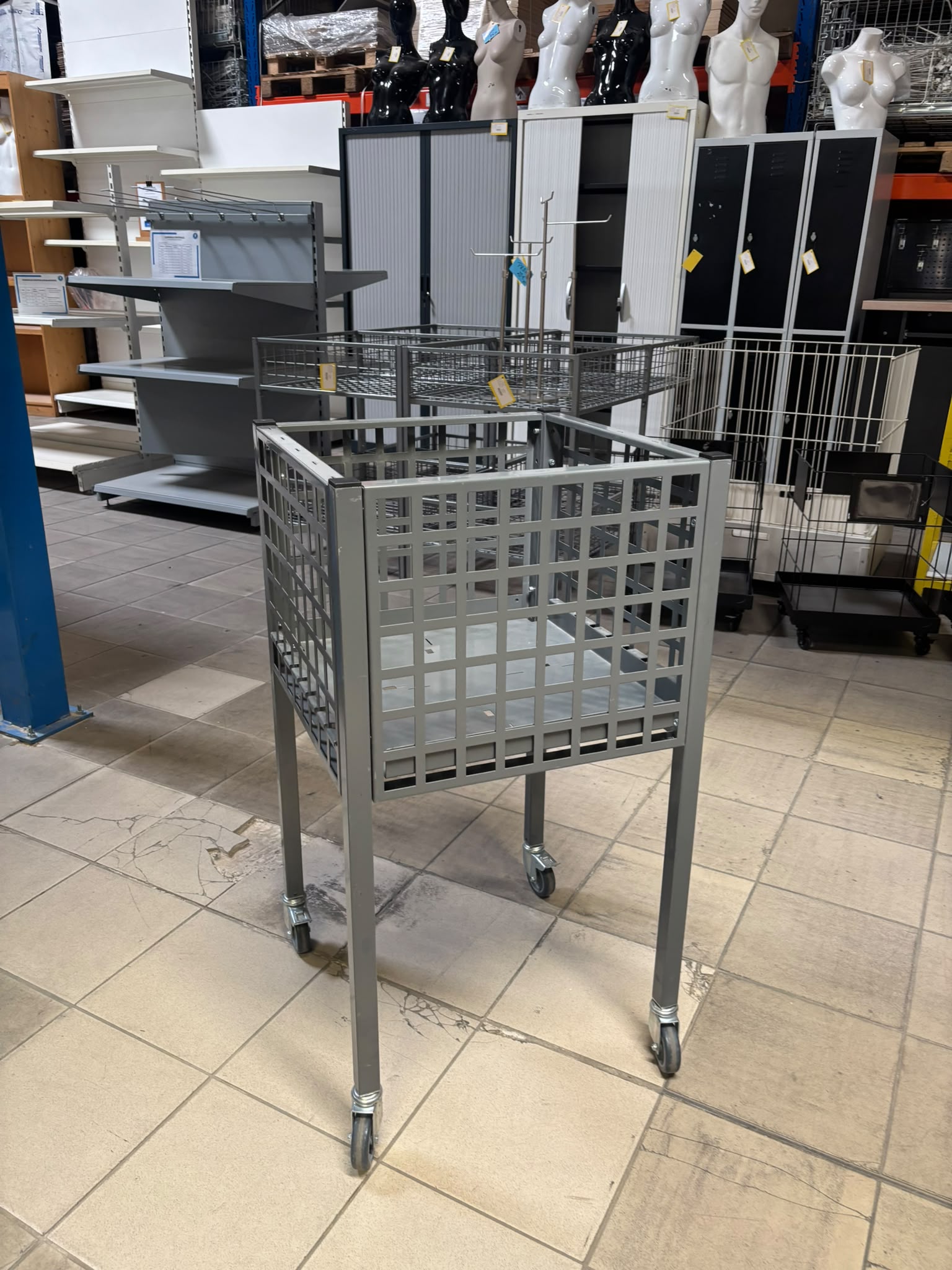 Bac soldeur métallique sur roulettes gris – H93 cm