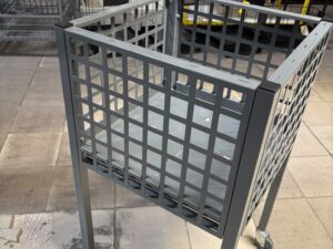 Bac soldeur métallique sur roulettes gris – H93 cm
