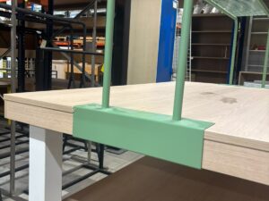 Table de présentation de magasin avec arche métallique – L150 cm