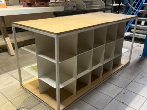 Meuble à casiers métallique et bois – L189 cm