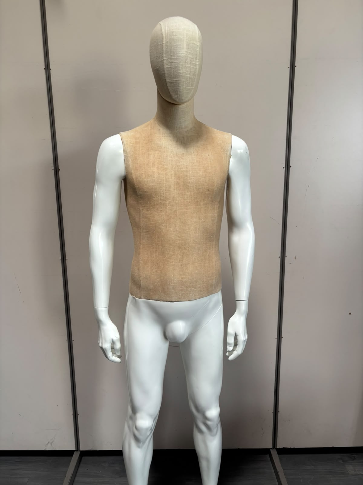 Mannequin homme complet en fibre de verre – H190 cm