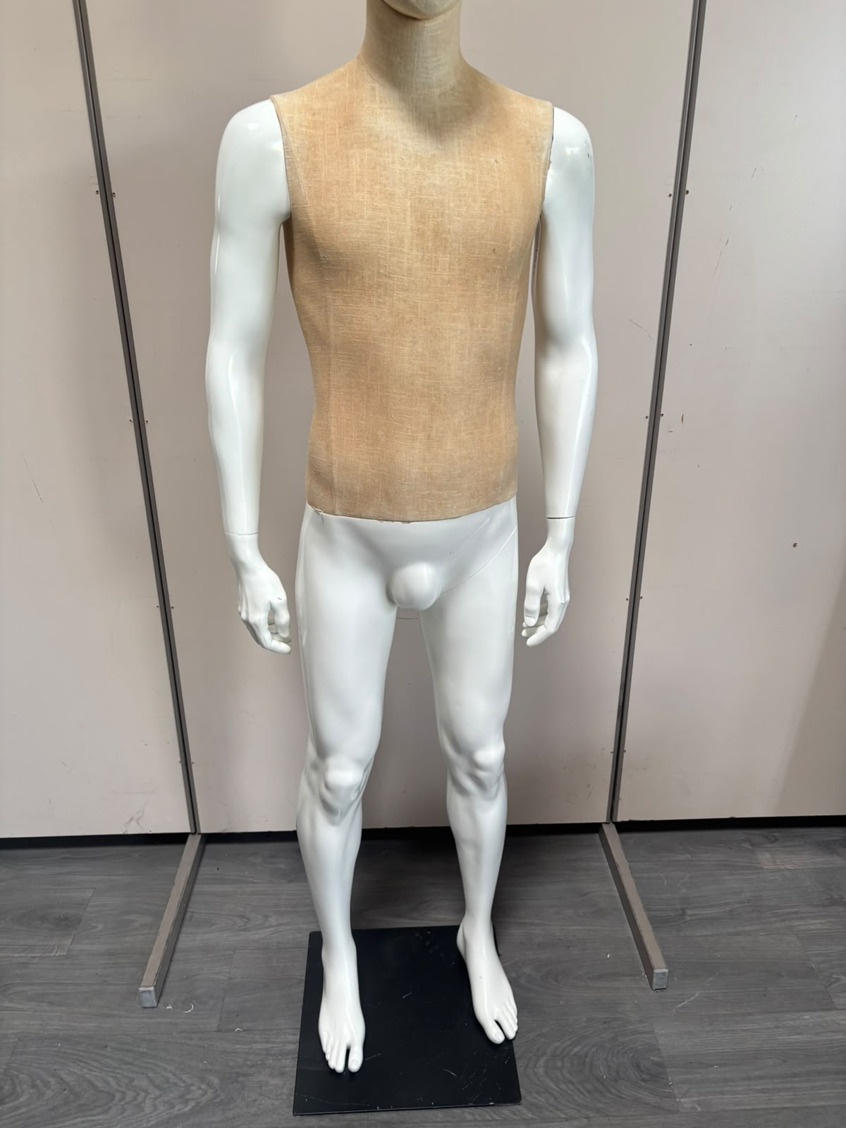 Mannequin homme complet en fibre de verre – H190 cm