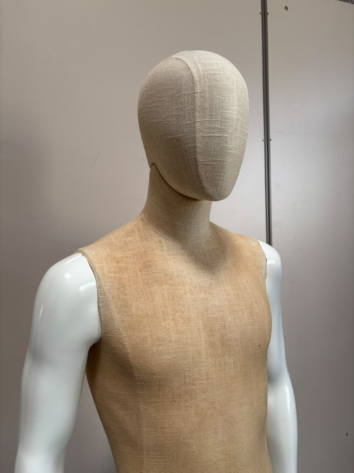 Mannequin homme complet en fibre de verre – H190 cm
