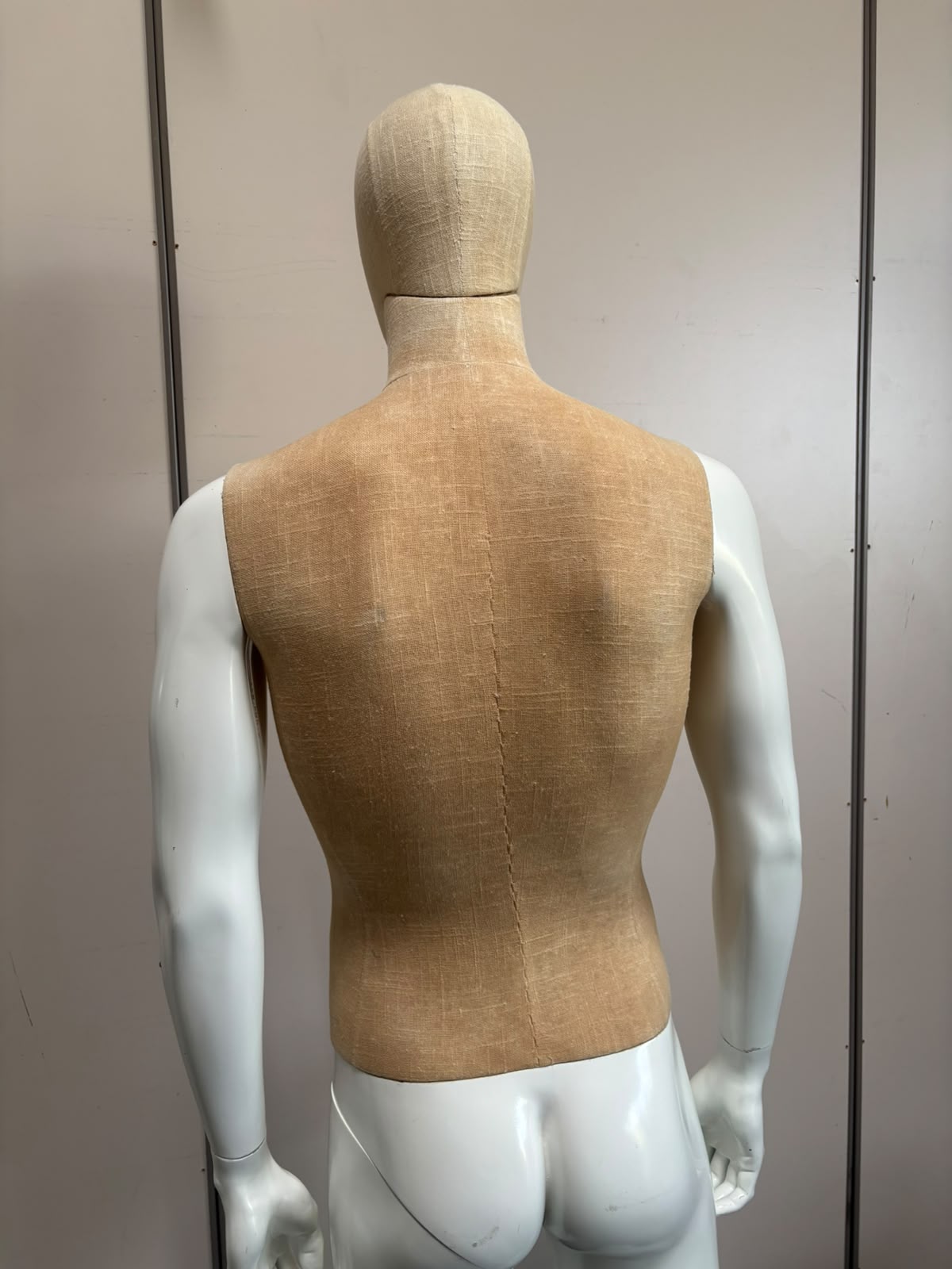 Mannequin homme complet en fibre de verre – H190 cm