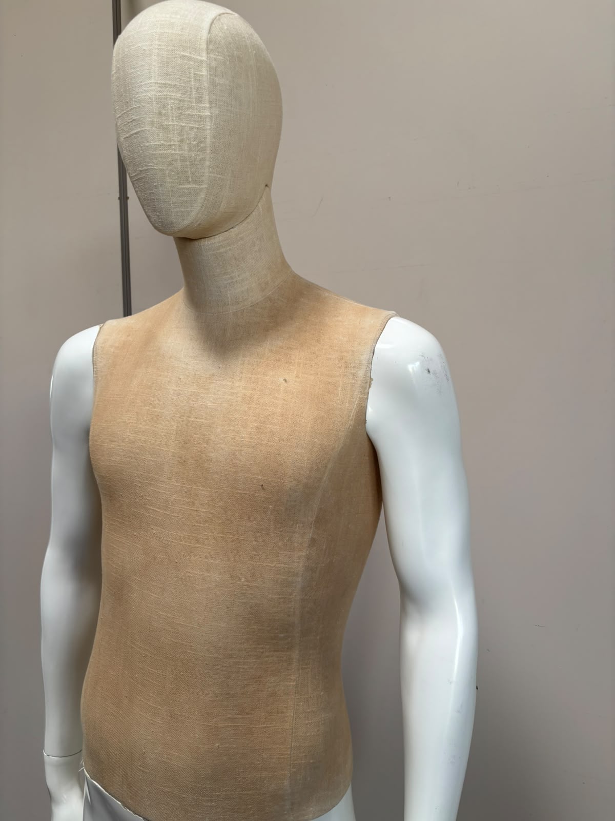 Mannequin homme complet en fibre de verre – H190 cm