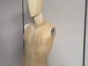 Mannequin homme sans bras en fibre de verre et tissu – H187 cm