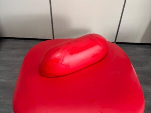 Banquette d’intérieur en similicuir rouge – 117 x 117 cm