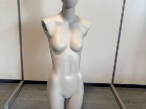Mannequin buste femme beige crème en fibre de verre – H111 cm