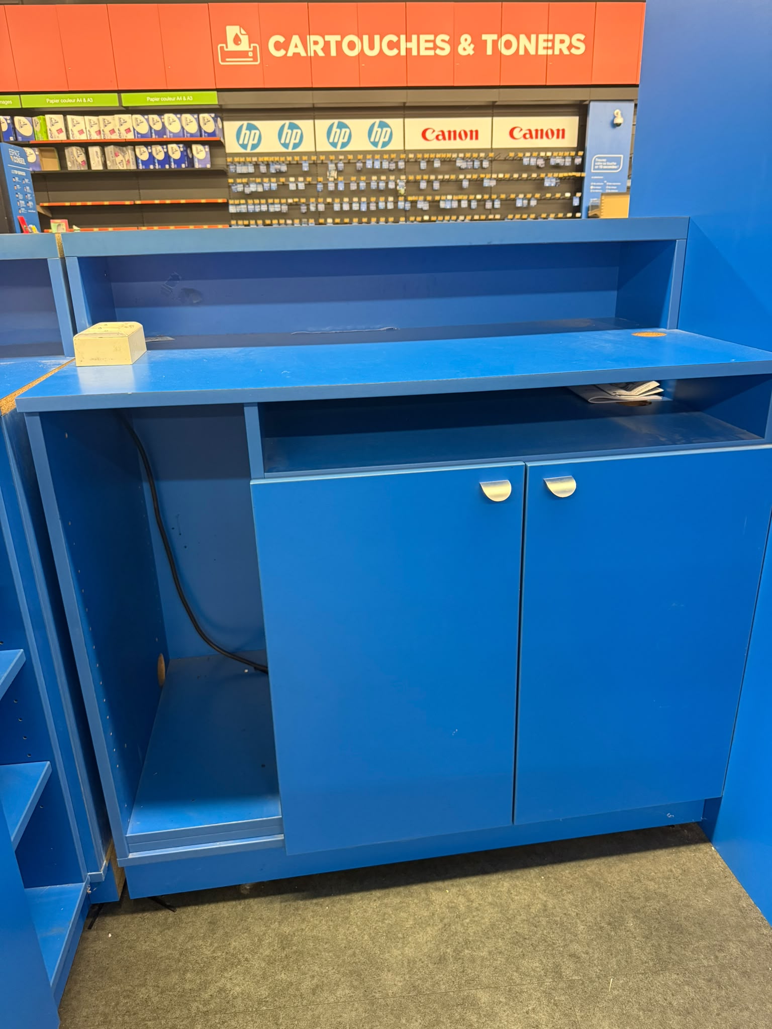 Comptoir arrondi en bois bleu et blanc – L253 cm – Image 4