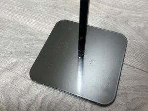 Présentoir métallique noir 2 niveaux – H50,5 cm