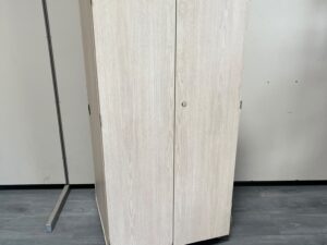 Armoire en bois sur roulettes avec tiroir coulissant – L66,5 cm
