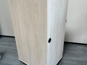 Armoire en bois sur roulettes avec tiroir coulissant – L66,5 cm