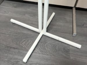 Portant métallique blanc à 2 bras réglables – H184 cm