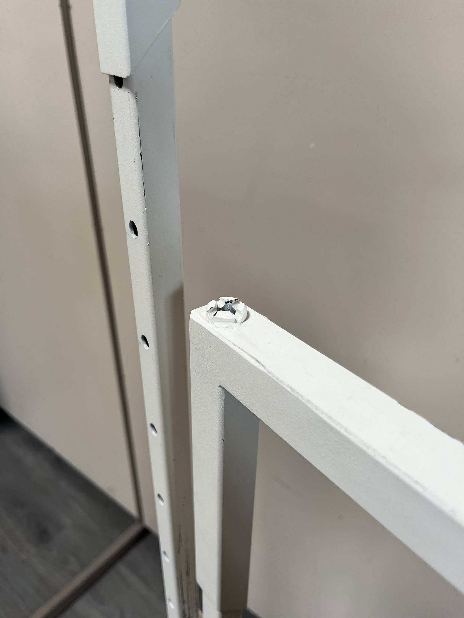 Portant métallique blanc à 2 bras réglables – H184 cm