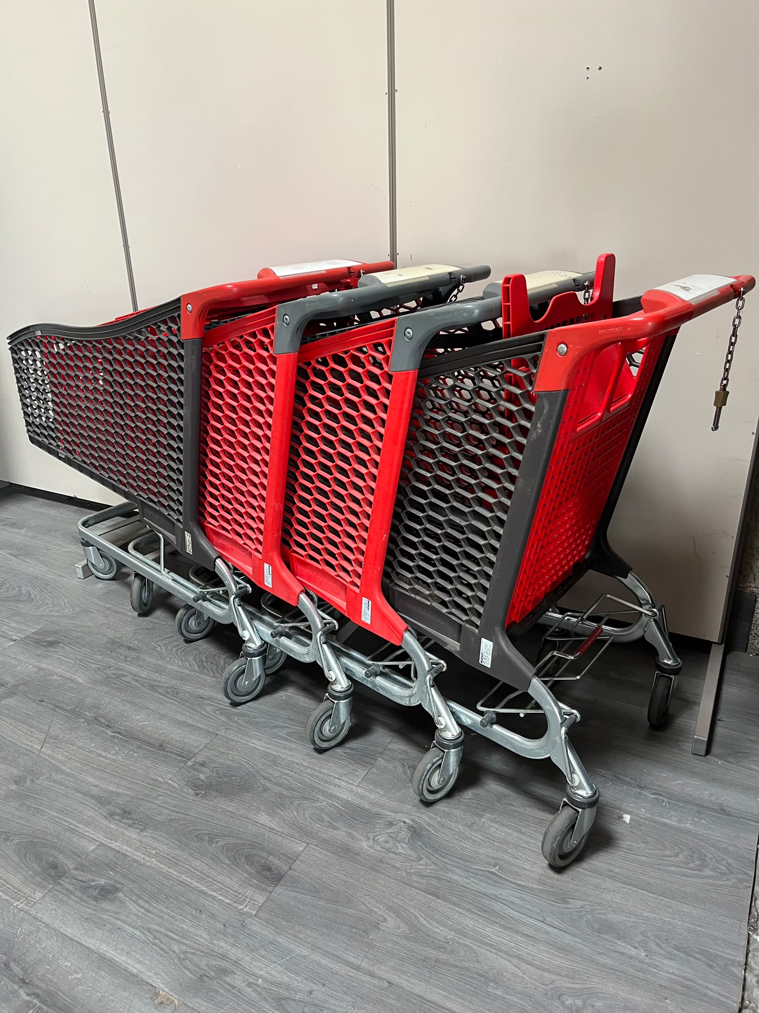 Lot de 4 chariots de magasin WANZL TANGO 240P – 240 L
