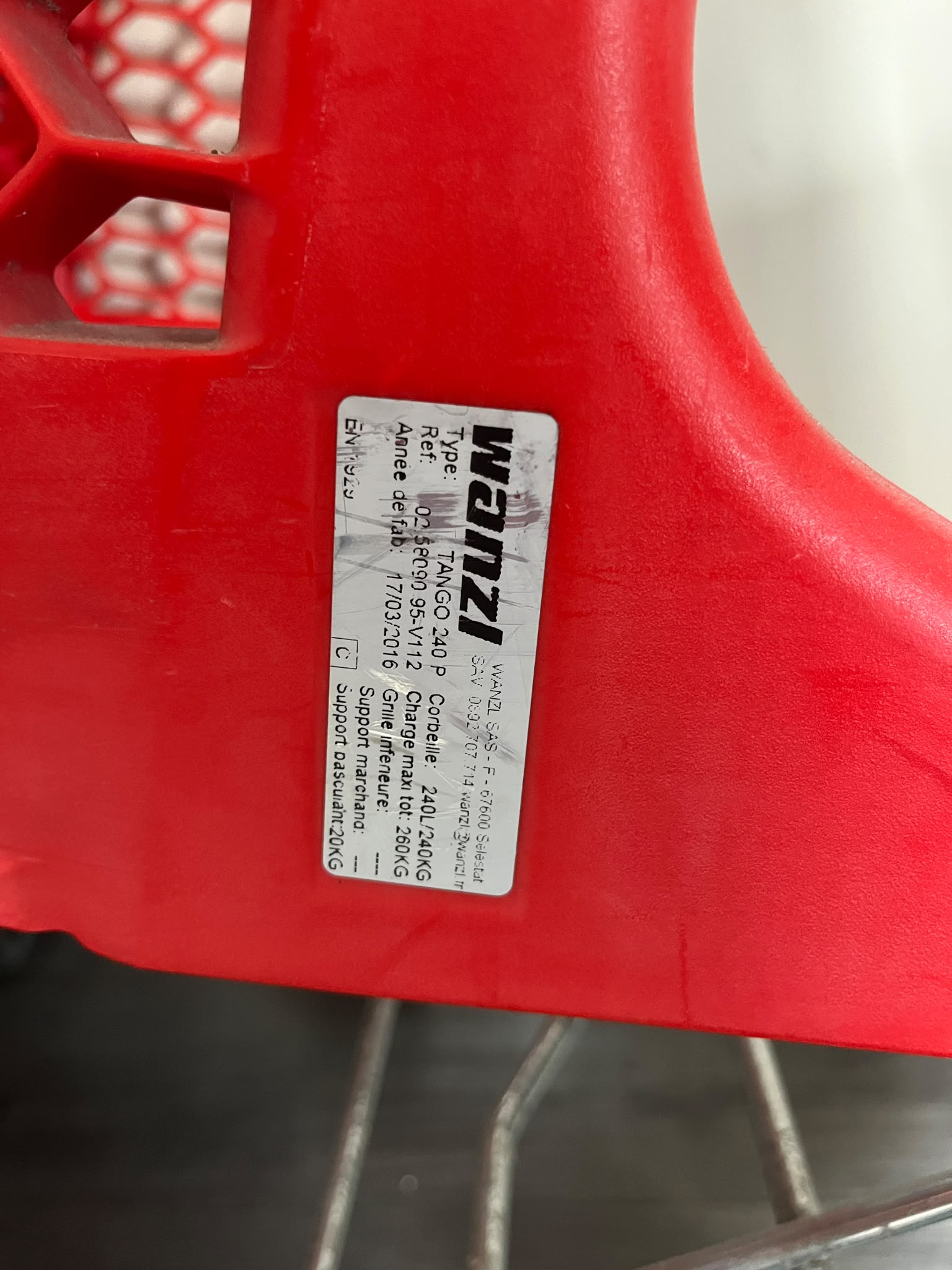 Lot de 4 chariots de magasin WANZL TANGO 240P – 240 L