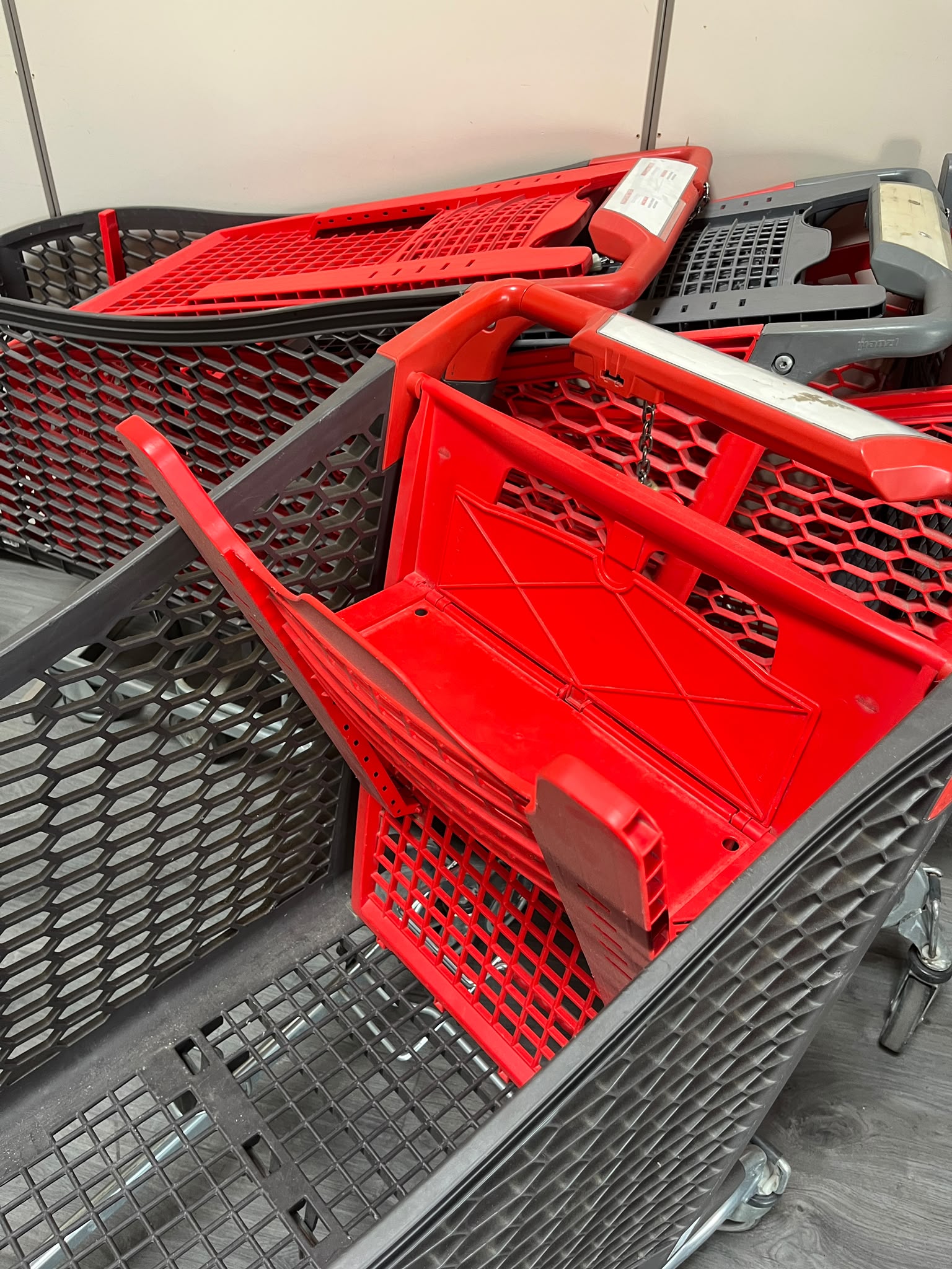 Lot de 4 chariots de magasin WANZL TANGO 240P – 240 L