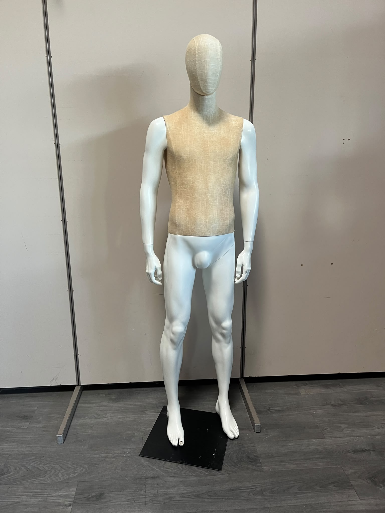 Mannequin homme complet en fibre de verre – H190 cm