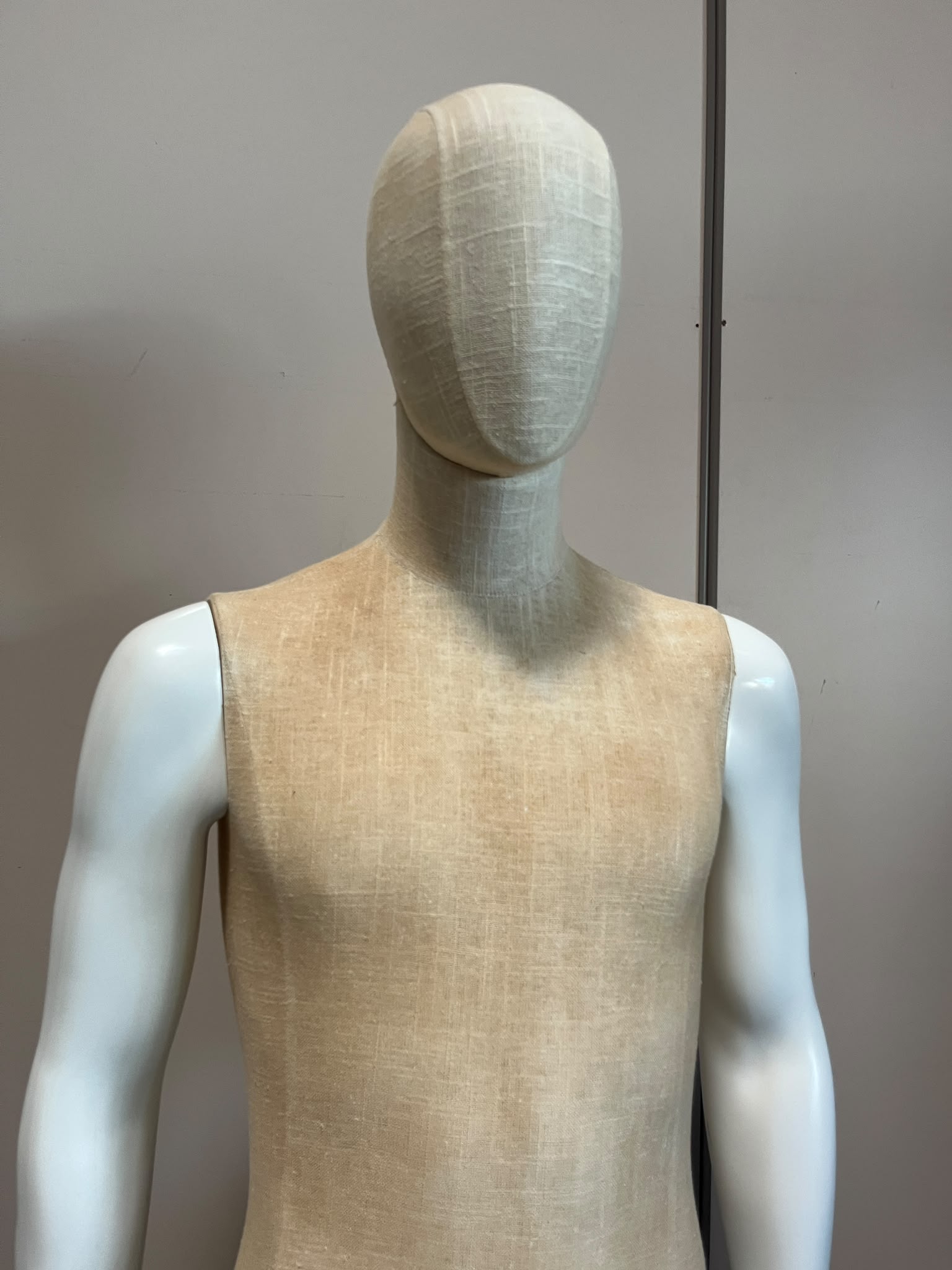Mannequin homme complet en fibre de verre – H190 cm