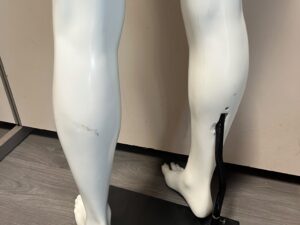 Mannequin homme complet en fibre de verre – H190 cm