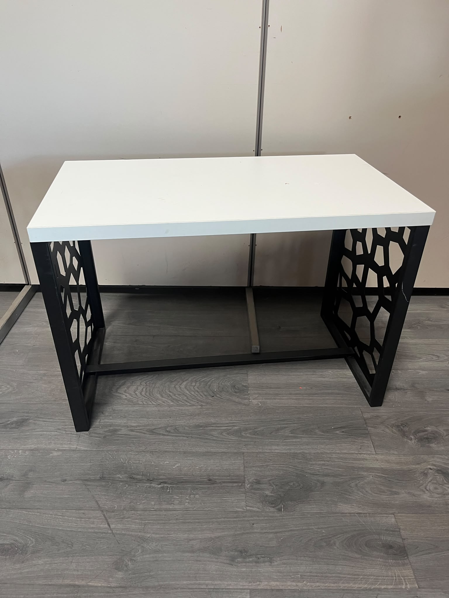 Table design bois et métal blanc et noir – L100 cm