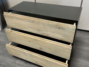 Commode 3 tiroirs noir et bois brut – L98 cm