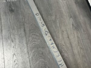 Portant de stockage gris sur roulettes – L140 cm