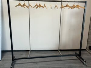 Portant de stockage noir sur roulettes – L187 cm