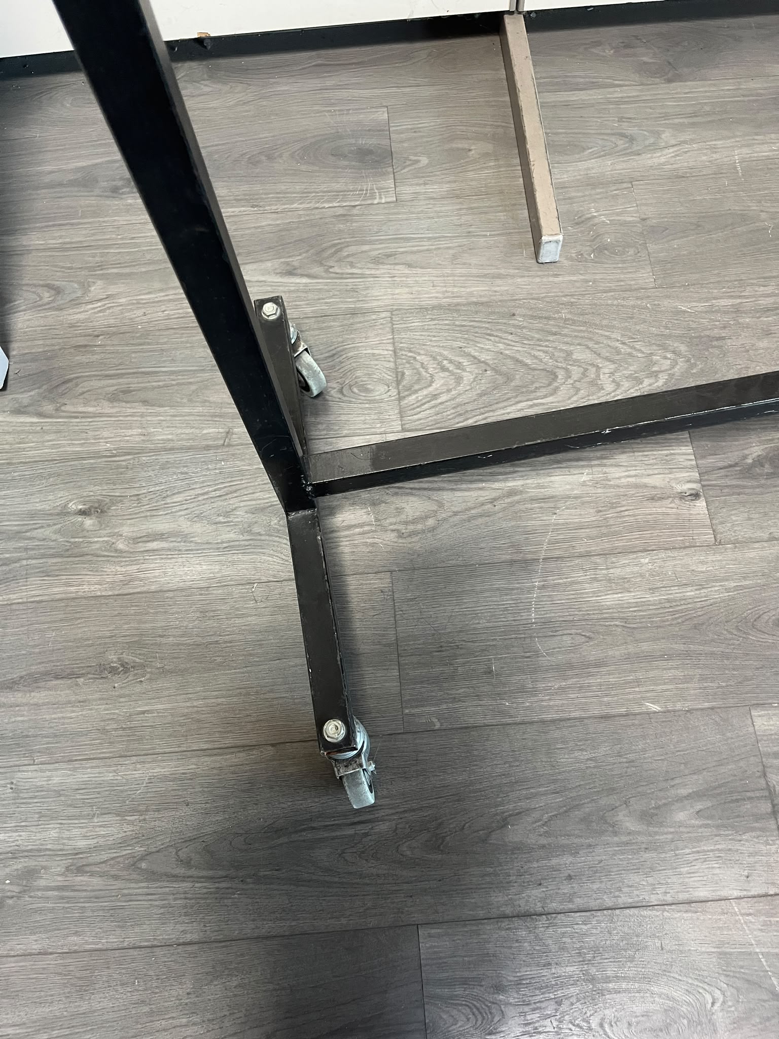 Portant de stockage noir sur roulettes – L187 cm