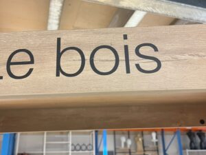 Meuble de présentation sur roulettes avec tiroirs – H220 cm