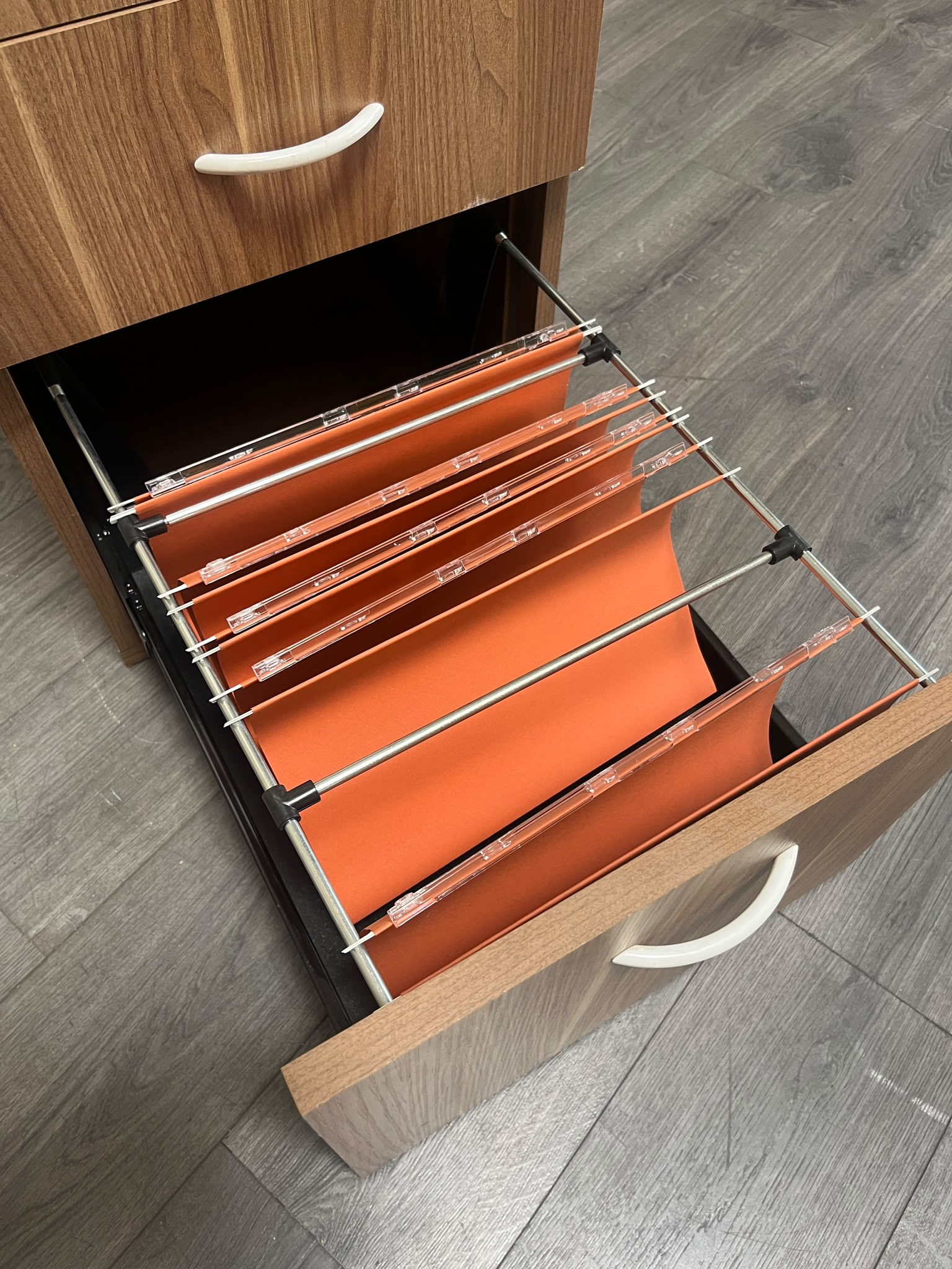 Caisson de bureau marron avec tiroir range-documents – H72 cm