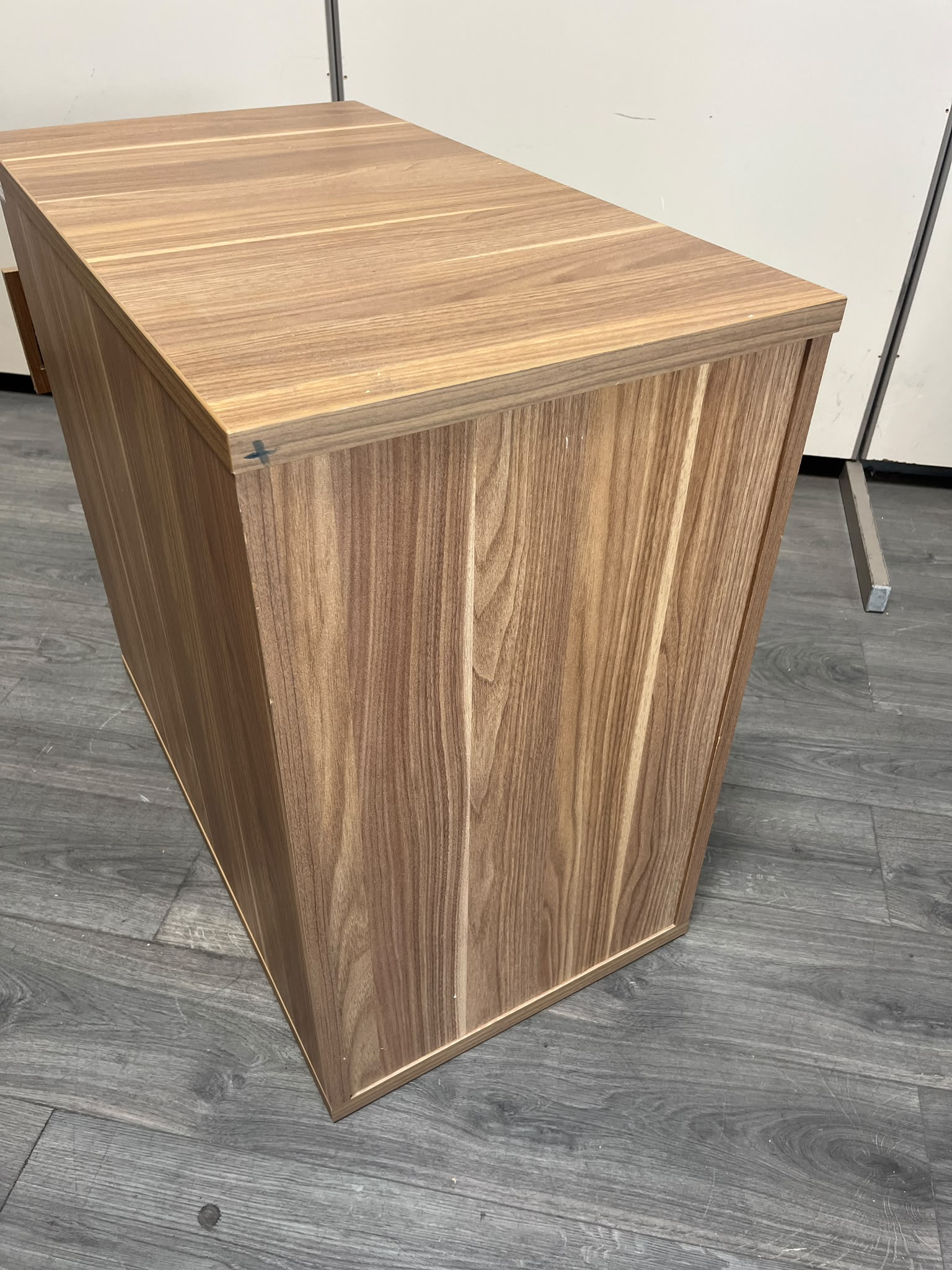 Caisson de bureau marron avec tiroir range-documents – H72 cm