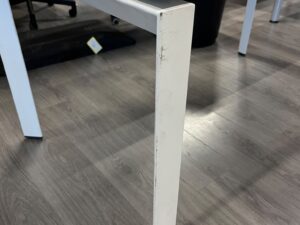 Bureau droit blanc en bois et métal – L140 cm