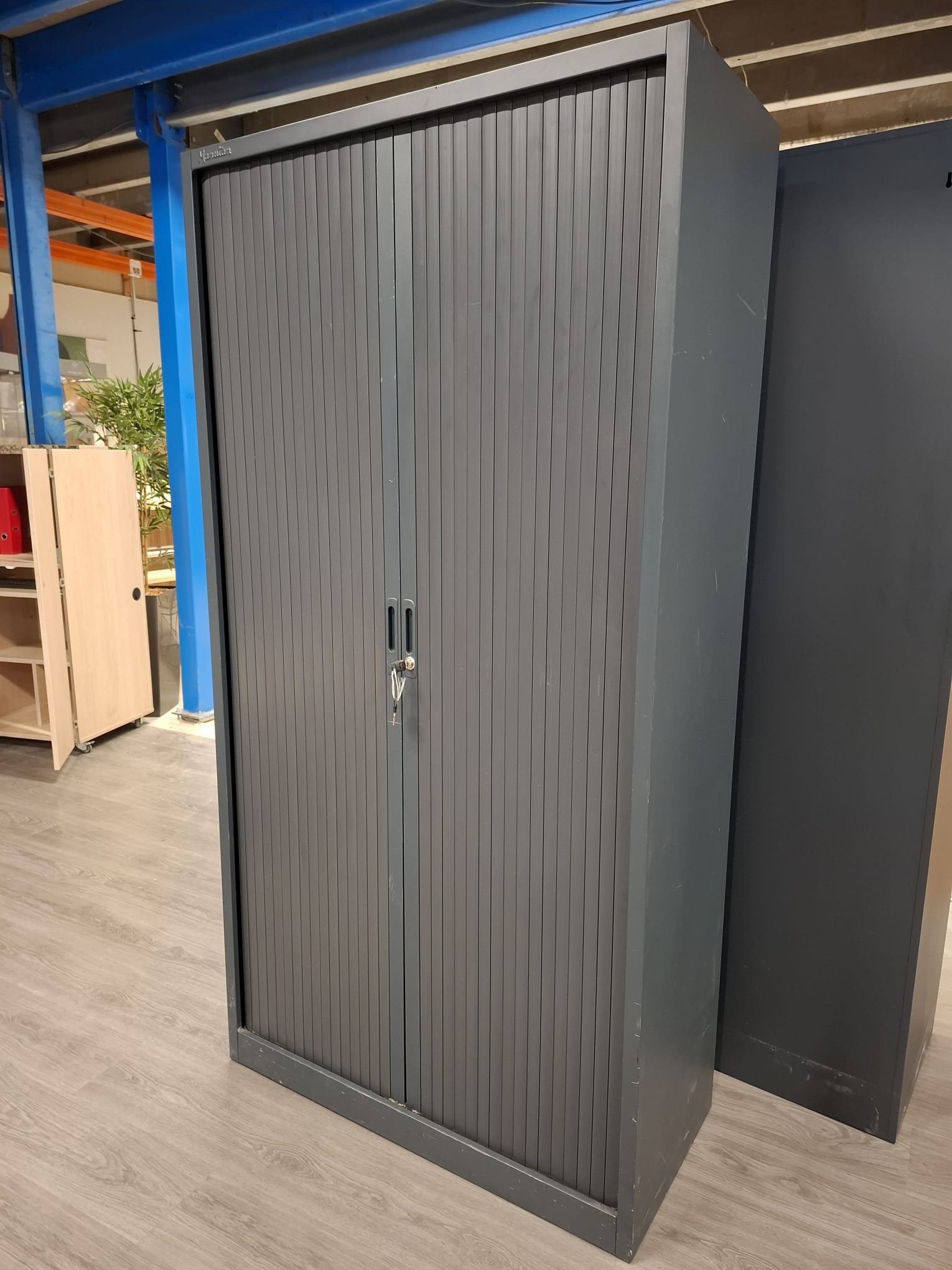 Armoire de bureau métallique avec clé – L100 cm