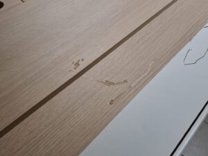 Table de présentation avec trappes de rangement L 500 cm