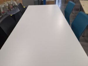 Table multifonctionnelle – Bureau haut / Mange-debout / Plan de travail