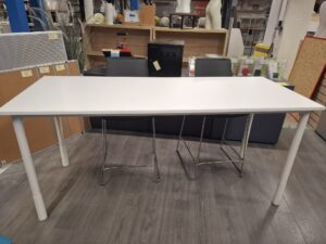 Table multifonctionnelle – Bureau haut / Mange-debout / Plan de travail