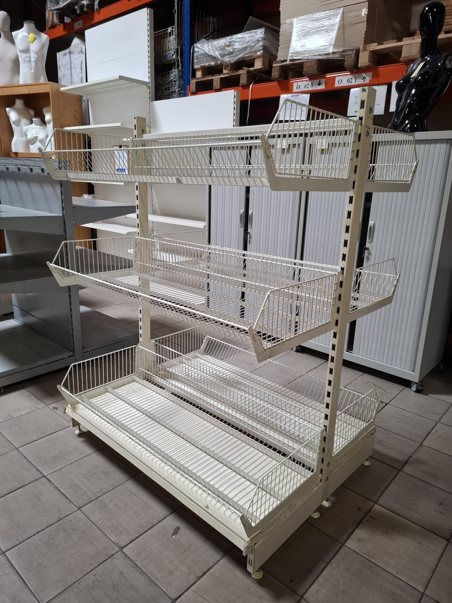 Gondole centrale avec 6 corbeilles – L129 cm