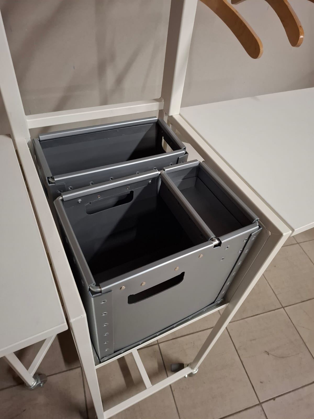 Table de travail mobile en bois et métal blanc – L158 cm