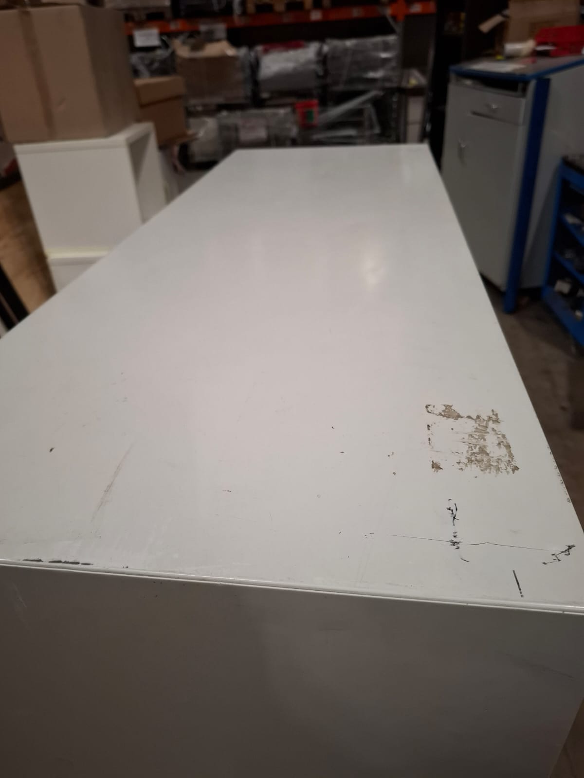 Armoire de bureau métallique grise sur roulettes sans clé – L120,5 cm