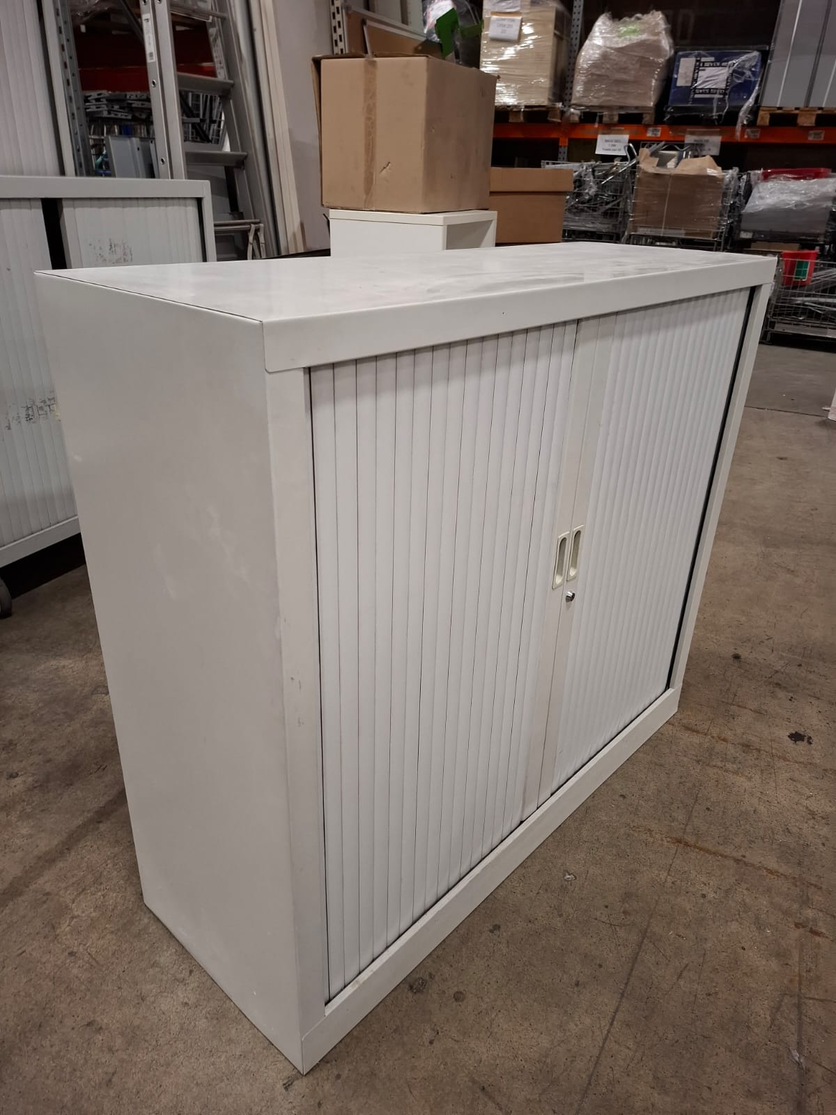 Armoire de bureau métallique grise sans clé – L120 cm