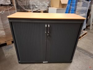 Armoire de bureau métallique gris et noir avec plateau bois – L120 cm